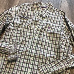 Men’s cinch button up with weaver livestock patch. Size medium purple & green